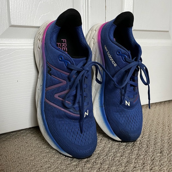 New Balance runners - Picture 2 of 4
